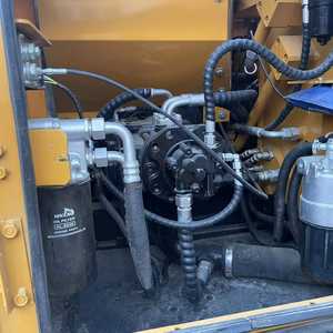 Excavatrice d'occasion SANY SY135C 13 tonnes avec moteur, boîte de vitesses et roulement principaux, godet de 0,6 m, puissance de 73 kW - Product Image 6