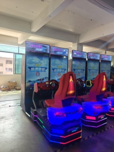 Machine de course de drift 2 joueurs à retour de force, avec volant et siège dynamique à mouvement, pour jeu d'arcade de course - Product Image 2