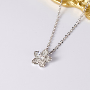 Collana con Ciondolo a Fiore, Strass in Acciaio Inossidabile Placcato Rodio, Catena a Serpente, Regalo Classico da Donna per Uso Quotidiano - Product Image 1