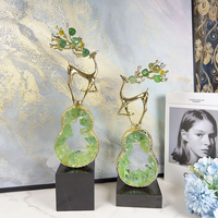 Fabricant de sculptures de cerfs en métal modernes personnalisées, de gourdes en Liuli vert et d'objets d'art de décoration intérieure de luxe en gros