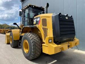 Chargeuse sur pneus Caterpillar 950M 2021 d'occasion, état quasi neuf (90%), idéale pour les travaux de manutention de matériaux dans les zones minières et portuaires. - Product Image 6