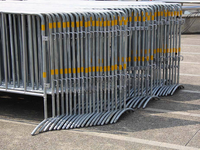 Barricadas de Seguridad Portátiles Personalizadas, Barrera Metálica para Control de Multitudes, con Patas Planas, Galvanizadas en Caliente, 4 pies, Color Natural