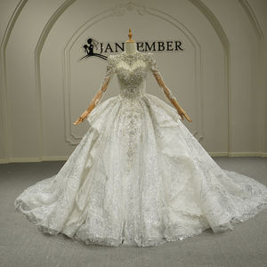 ชุดแต่งงานผู้หญิงคอสูงสีงาช้างประดับคริสตัล รุ่น GT26030 ดีไซน์ทันสมัย แต่งลูกไม้ลายดอกไม้พองฟู พร้อมชายกระโปรงยาวแบบชาเปล - Product Image 1