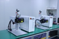 Máquina de grabado y marcado láser de fibra 3D BOGONG 50W 100W de tipo suelo para grabado profundo de monedas, medallas y moldes, refrigerada por aire
