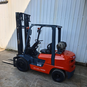 Montacargas Toyota de 3 Toneladas a Gas GLP, Usado, con Tanque de Gas, Proveedor Japonés - Product Image 3