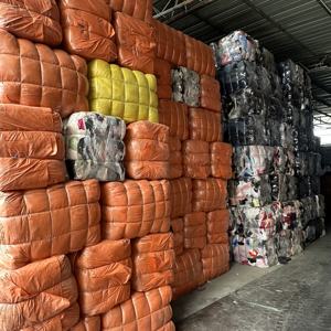 批发夏季二手衣服男女混合厂家直销二手服装打包40英尺集装箱 - Product Image 3