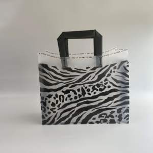 Sac à main personnalisé à fond carré, idéal pour les centres commerciaux, avec plusieurs tailles, couleurs et logos adaptés aux besoins de votre marque - Product Image 6