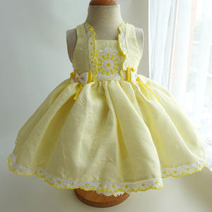 Robes d'été espagnoles jaunes pour petites filles, tenues pour enfants, mode vintage, vente en gros, boutiques de vêtements pour enfants - Product Image 1