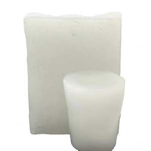 Cera de parafina totalmente refinada para uso industrial Forma sólida para fabricación de velas y aplicaciones de recubrimiento - Product Image 1