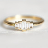 Bague élégante en zircon baguette plaquée or, bande géométrique étagée pour femme, bijoux de mode stylés, vente en gros