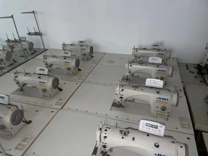 Machine à coudre industrielle à point droit à entraînement direct haute vitesse DLN-9010A, point stable pour tissus de vêtements, ateliers de couture et usage domestique - Product Image 3