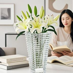 แจกันคริสตัลซีเปปไทด์สำหรับจัดดอกไม้ 10x10x25 ซม. พร้อมเครื่องประดับตกแต่งดอกลิลลี่สำหรับห้องนั่งเล่น - Product Image 1
