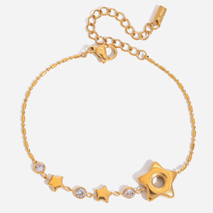 Bracelet à breloques étoiles en alliage de zinc plaqué or avec cristaux sertis clos, bijou cadeau - Product Image 1