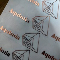 Quantité minimale de commande faible, étiquettes métalliques personnalisées de luxe imperméables imprimées en 3D par transfert UV, autocollants métalliques personnalisés avec logo en feuille d'or