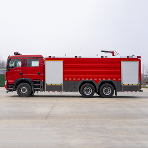 Sinotruk <span class=keywords><strong>Howo</strong></span> Rescue Waterschuim Brandweerwagen 6X4 Efficiënte Brandweerwagen Voor Noodhulp
