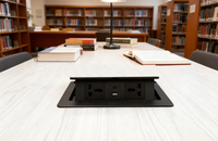 Expédition rapide GCC Boîtier de prise de courant escamotable en cuivre pour bureau, 13A, avec chargement USB Type C et NFC, pour usage industriel et de bureau
