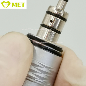 Pieza de mano <span class=keywords><strong>Dental</strong></span> rápido conector de acoplamiento <span class=keywords><strong>dental</strong></span> 4 agujeros 2 Agujero conector rápido para turbina de aire de mano - Product Image 5