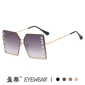 Eyewear Rhinestone Studded <b>Square</b> Frame <b>Sunglasses</b> Gold Metal UV400 Women Fashionable Sunshades - Product Image 3