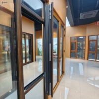 Ventana Corredera de Madera Revestida de Aluminio con Rotura de Puente Térmico, Doble Acristalamiento Low-E, Acero Inoxidable, Interior de Roble, Panel Grande, Lujo para Villas y Salas de Estar