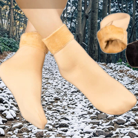 Chaussettes d'hiver en velours pour femmes, douces, décontractées, couleur unie, respirantes, épaisses, thermiques, longueur cheville, motif animal de dessin animé, bas de chaussettes
