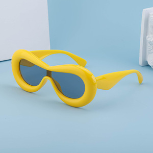 Gafas de Sol para Mujer ZT-98023, UV400, Montura de PC, Color Rojo, Diseño Moderno para Fiestas y Uso Diario - Product Image 2