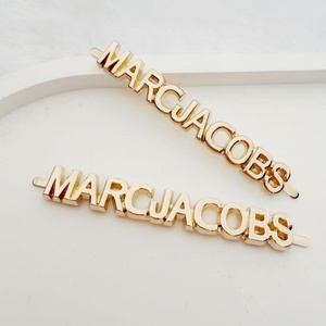 ขายส่งป้ายโลหะแบรนด์หรู ป้ายโลหะแบรนด์เนมสำหรับกระเป๋าผ้า - Product Image 1