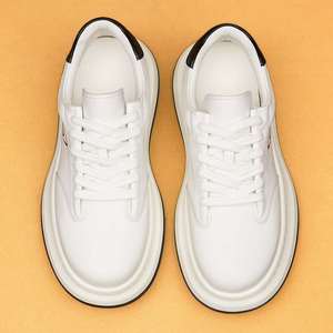 รองเท้ากีฬาผู้ชายหนังแท้สีขาวพื้นหนาแบบผูกเชือก รุ่นใหม่ปี 2025 พื้นยางกันกระแทก สไตล์ลำลองสำหรับธุรกิจ - Product Image 2