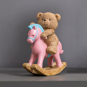 Ours moderne de style design mignon en résine avec statue de cheval à bascule pour la décoration de table de salon - Product Image 1