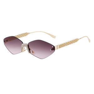 Gafas de sol sin montura con corte de diamante para mujer, con diamantes de imitación, protección UV400, lentes cuadrilaterales de PC, montura negra DG 98252 - Product Image 1