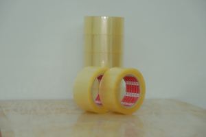 Cinta de embalaje BOPP transparente con adhesivo fuerte para sellado de cartón lista para enviar desde Vietnam - Product Image 4