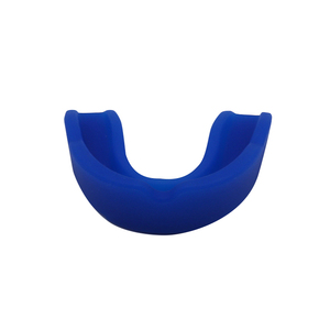 <span class=keywords><strong>Protège</strong></span>-dents en silicone pour adultes <span class=keywords><strong>Protège</strong></span>-dents athlétique pour la boxe Football Hockey <span class=keywords><strong>Karaté</strong></span> Basketball - Product Image 4