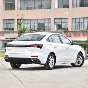 Precio de fábrica Roewe I5 Sedán LHD Manual FWD 1.5L Neumáticos R16 Cámara Trasera Luz Nueva Exportación Hecho en China Venta al por Mayor - Product Image 4