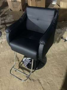 Fauteuil de beauté hydraulique, mobilier de salon, fauteuil de barbier en cuir et bois avec base chromée pour salon de coiffure ou barbier - Product Image 6