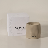 Bougie aromatique artisanale de luxe NOVA, style nordique |   Vase en céramique artistique au design unique, en cire de soja et de noix de coco, pour les fêtes de Diwali