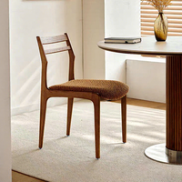 Chaise de salle à manger en bois massif, chaise rembourrée de style mid-century, chaise minimaliste italienne, chaise de bureau nordique pour la maison
