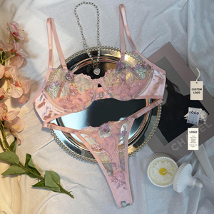 ชุดชั้นในเซ็กซี่ลูกไม้ลายดอกไม้ปักลายฉลุสำหรับผู้หญิง สไตล์รักผู้ใหญ่แบบใหม่ สำหรับวันวาเลนไทน์ - Product Image 1