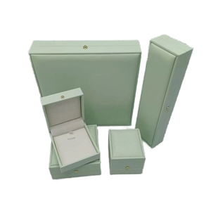 Atacado Logotipo Personalizado Microfibra Material Jóias Embalagem Caixa PU Couro Anel Brinco Colar Bangles Pulseira Pingente Set - Product Image 6