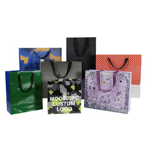 Sac de transport en papier personnalisé avec logo imprimé, sac <span class=keywords><strong>cadeau</strong></span> de luxe extra <span class=keywords><strong>petit</strong></span> noir, emballage européen, OEM - Product Image 2