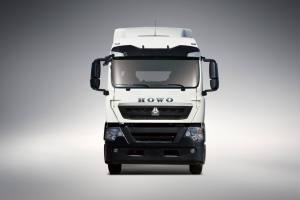 รถบรรทุกหัวลาก SINOTRUK HOWO 6x4 ใหม่ ยูโร 3 ดีเซล 351-450 แรงม้า พวงมาลัยซ้าย เครื่องยนต์ Weichai น้ำหนักรวม 10-15 ตัน เกียร์ธรรมดา - Product Image 4