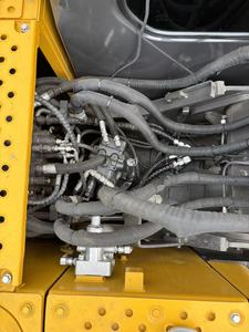 Excavatrice sur chenilles hydraulique Volvo EC140 avec godet de terrassement, modèle d'occasion 2024, état quasi neuf (90%) - Product Image 4