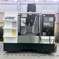 Centre d'usinage CNC à grande vitesse avec broche BT40 8000 tr/min et précision de positionnement de 0,005 mm