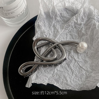 Pince à cheveux élégante au design original, pince requin avec perles, accessoire de coiffure pour filles, décoration capillaire tendance