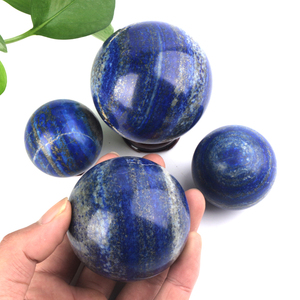 Vente en gros de sphères de cristal naturelles polies et lisses en lapis-lazuli bleu pour le Feng Shui - Product Image 2