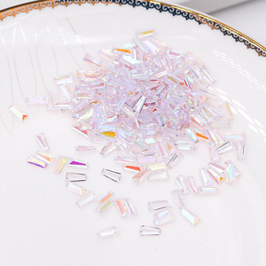 Strass pour ongles en résine AB 2x3x6mm, forme trapèze irisée, dos plat, décorations pour nail art - Product Image 2