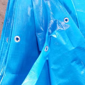 Bâches de protection polyvalentes en PE bleues, imperméables, de qualité moyenne à supérieure, 12x12ft et 12x14ft - Product Image 3