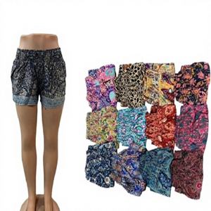 Pantalones Cortos Casuales de Poliéster y Seda con Estampado Floral, Transpirables, con Cordón Ajustable para Mujer, de la India - Product Image 1