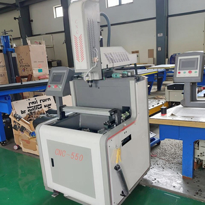 Machine de perçage et de fraisage CNC à double tête en alliage d'aluminium, machine intégrée pour la fabrication de fenêtres et de portes - Product Image 2