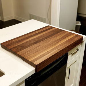 Planche à découper rectangulaire en bois d'acacia artisanal de qualité supérieure, durable, lavable au lave-vaisselle, pour la maison et la restauration - Product Image 1