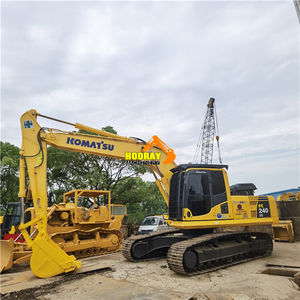 Excavatrice d'occasion Komatsu PC240LC PC240-8 PC240 de haute qualité, modèle 2018, 24 tonnes, moteur Komatsu puissant, godet de 0,8 m, puissance de 125 kW, excellent état - Product Image 4
