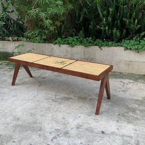 <span class=keywords><strong>Banc</strong></span> <span class=keywords><strong>de</strong></span> <span class=keywords><strong>bout</strong></span> <span class=keywords><strong>de</strong></span> <span class=keywords><strong>lit</strong></span> élégant en <span class=keywords><strong>rotin</strong></span> naturel pour cheminée - Product Image 1